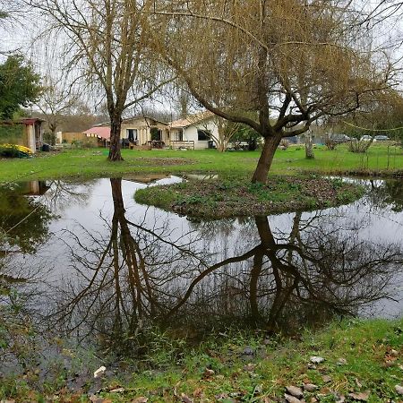 Bed and Breakfast Notre Parenthese Jau-Dignac-et-Loirac Exterior foto
